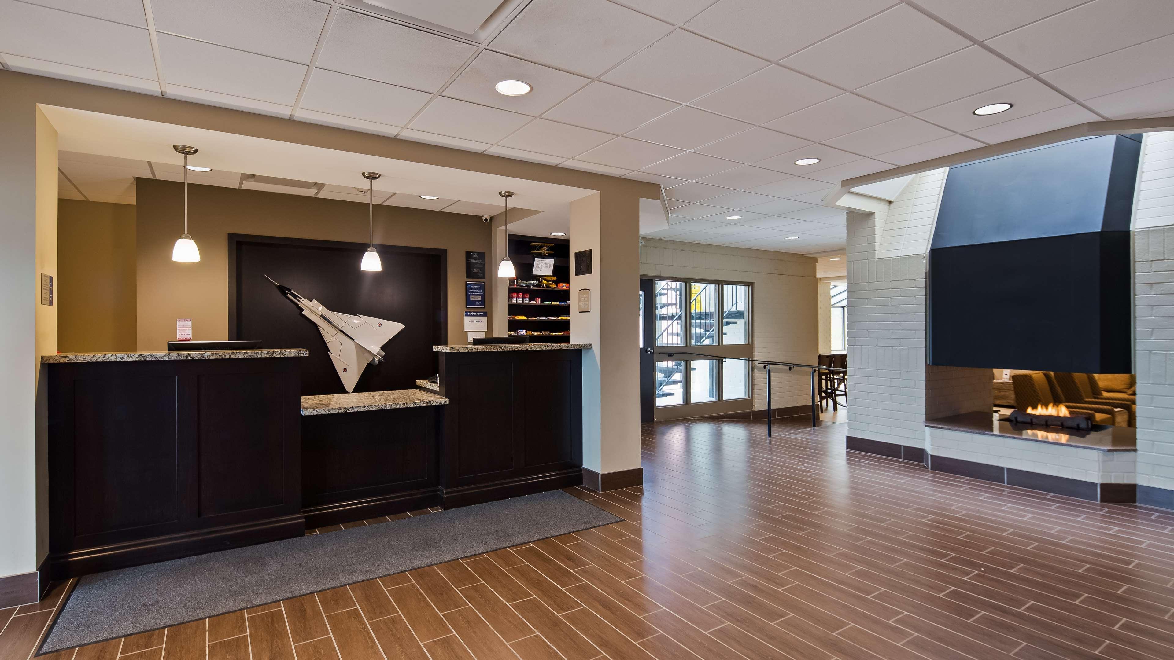 Best Western London Airport Inn & Suites Eksteriør billede